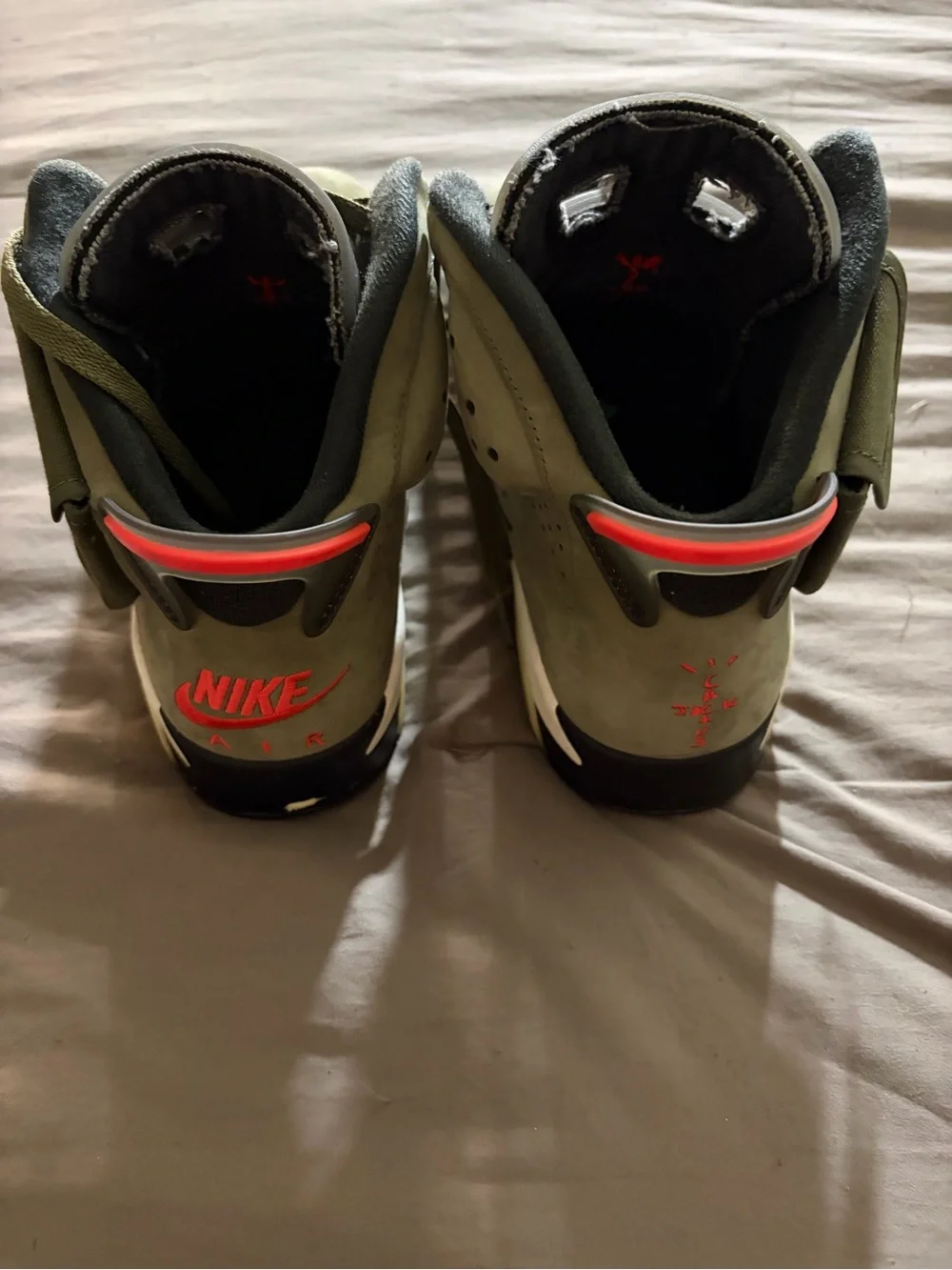 Travis Scott Jordan 6